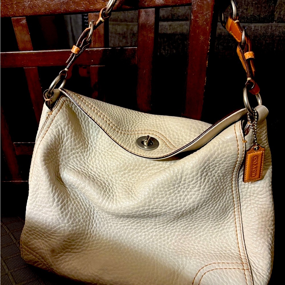 Coach Off-White Leather Shoulder Bag